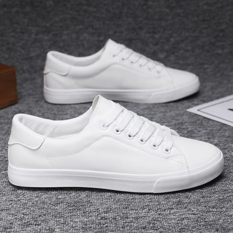 Sneakers basses Old Money pour hommes – Noires avec semelle blanche – Chaussures décontractées en simili cuir